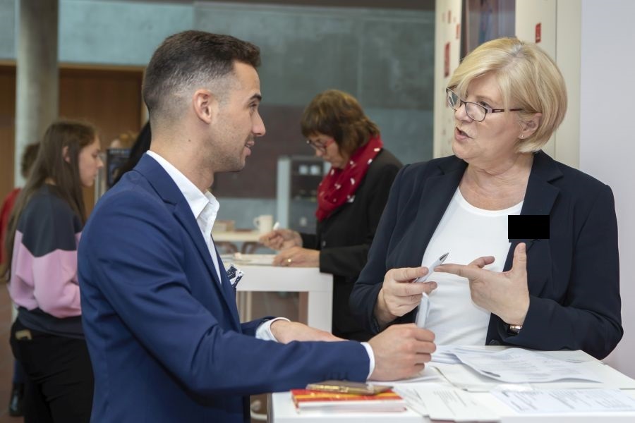 Course Image Online Career Talk with TESLA - Wintersemester 2025/2026