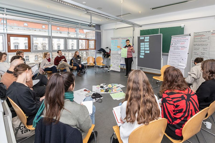 Course Image Lampenfieber adé: Überzeugend präsentieren und mit Sicherheit punkten - Sommersemester 2026