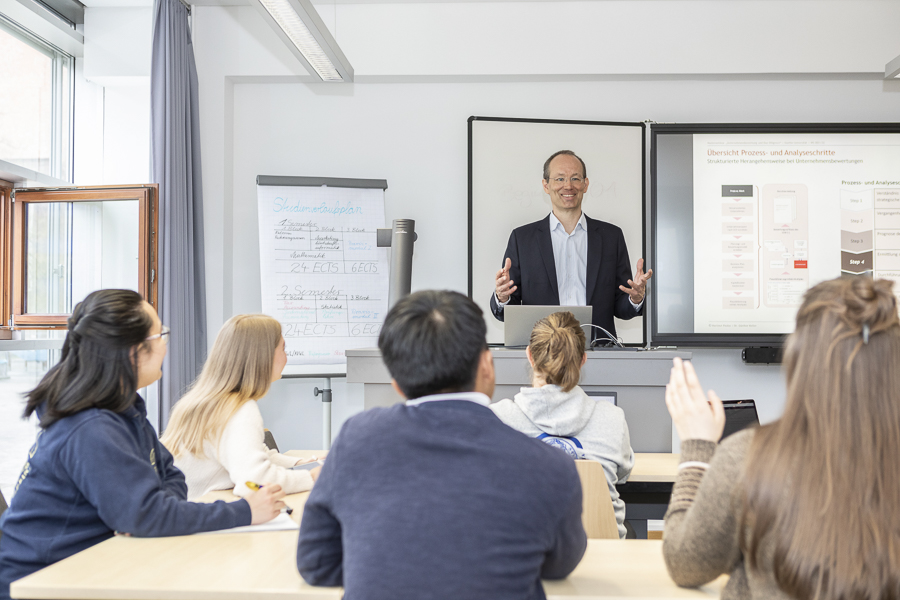 Course Image Abwechslung, Spaß und viele Möglichkeiten- beim Quereinstieg in den Lehrerberuf an den Docemus Privatschulen - Sommersemester 2026