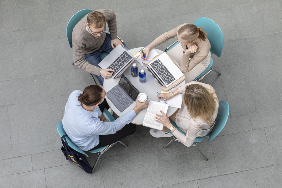 Course Image Discover the World of M&A with KPMG - Sommersemester 2026
